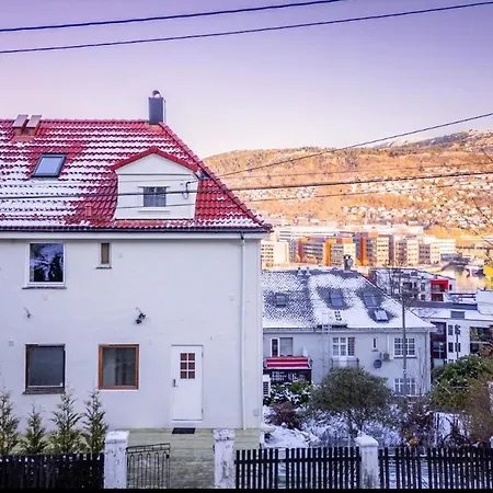 Апартаменти 2 Story Modern