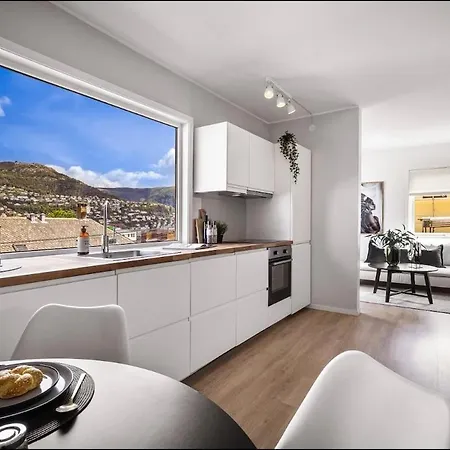 2 Story Modern Apartment *