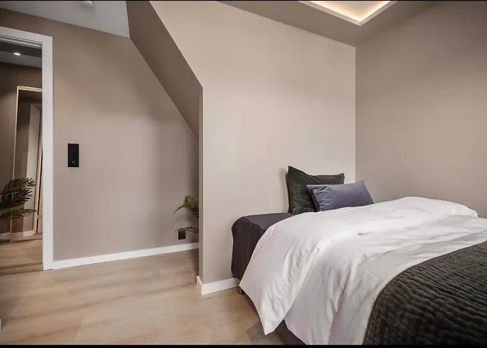 2 Story Modern * Bergen