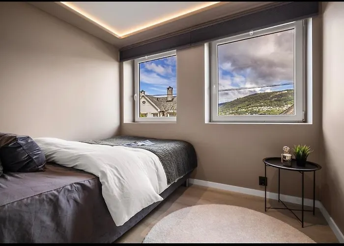 Apartment 2 Story Modern *