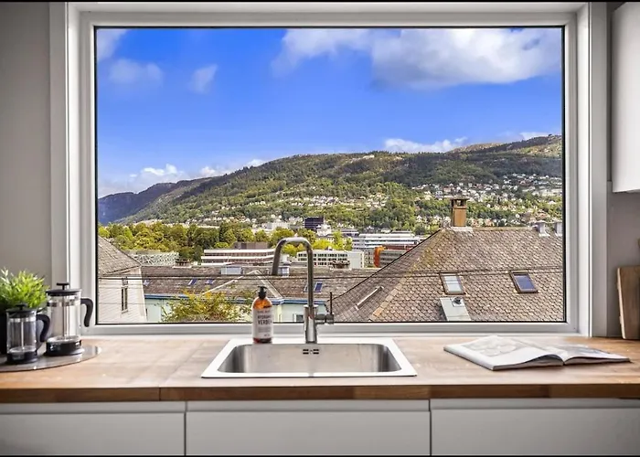 Apartment 2 Story Modern *